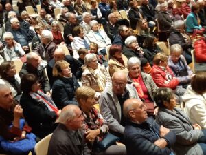 Public à la salle des fêtes