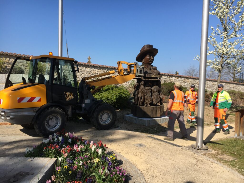 Déplacement de la statue de Prosper Convert